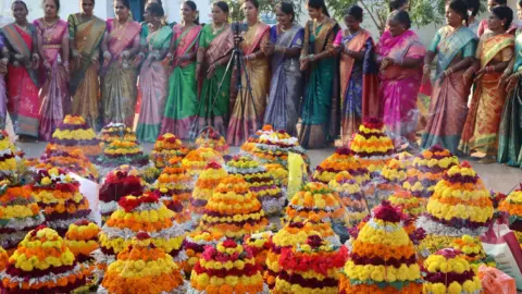 ప్రతీకాత్మక చిత్రం: యాన్బూలో దసరా, బతుకమ్మ వేడుకలు