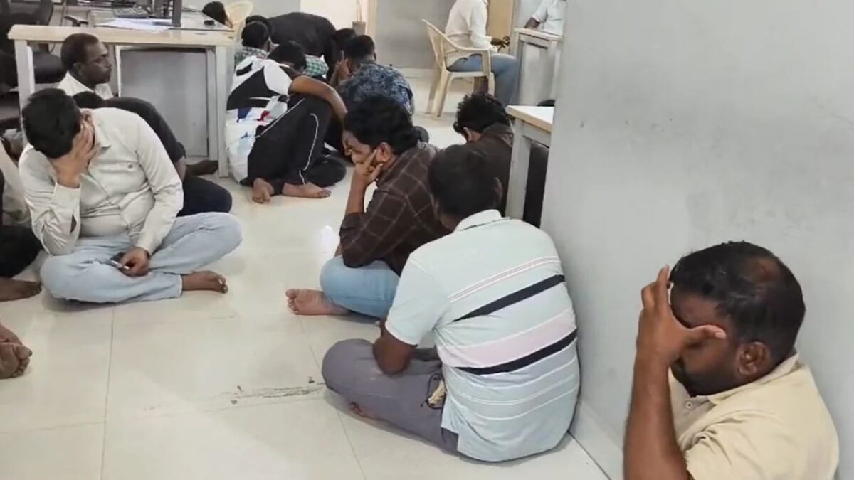 వార్తకు సంబంధించిన చిత్రం: వట్టినాగులపల్లి పేకాట స్థావరం